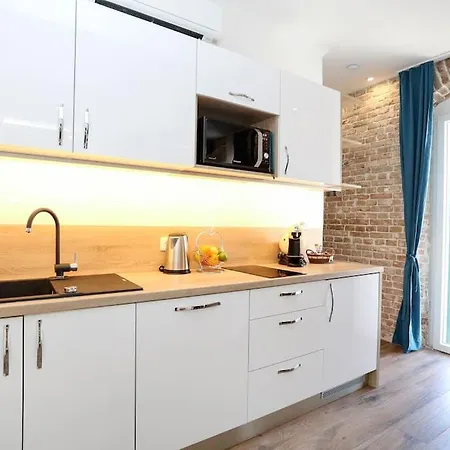 Monfrina 1, Luxury Old Town Near Apartman *