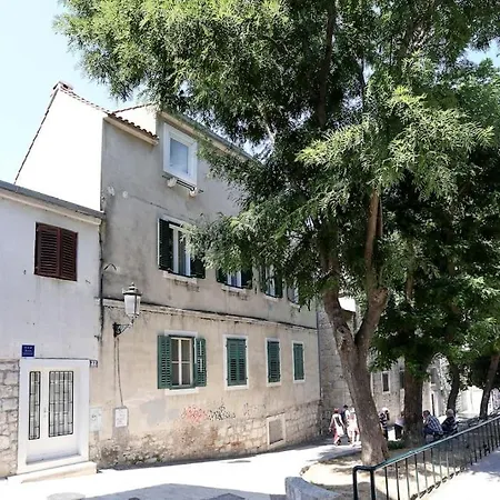 Daire Monfrina 1, Luxury Old Town Near