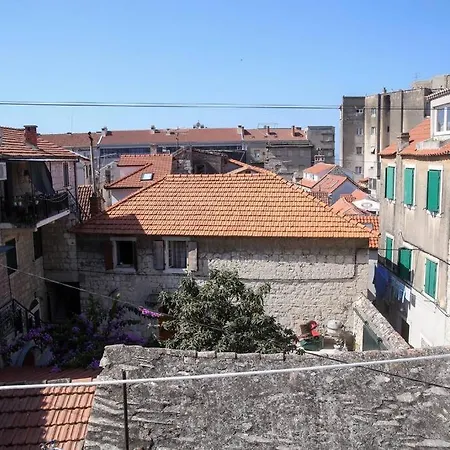 Monfrina 1, Luxury Old Town Near Daire *