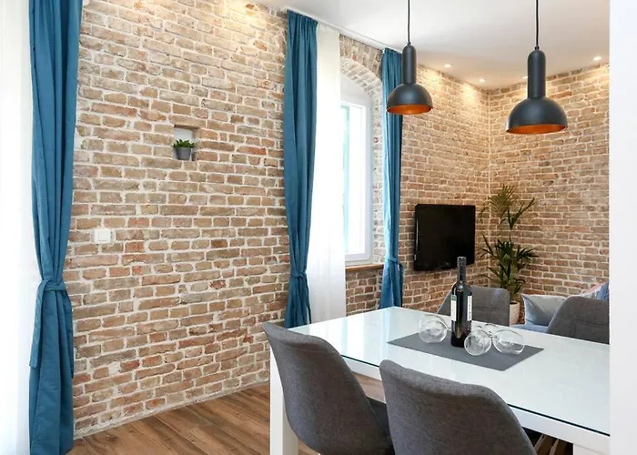 Apartment Monfrina 1, Luxury Old Town Near Split