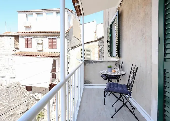 Apartment Monfrina 1, Luxury Old Town Near *
